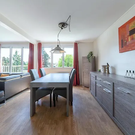 Apartment Le Raymond: Centrally Located With Parking *