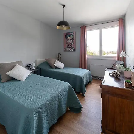 Apartment Le Raymond: Centrally Located With Parking Vichy