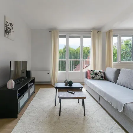 Le Raymond: Centrally Located With Parking * Vichy