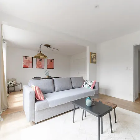 Le Raymond: Centrally Located With Parking Vichy