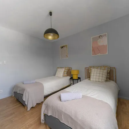 Le Raymond: Centrally Located With Parking Apartment Vichy