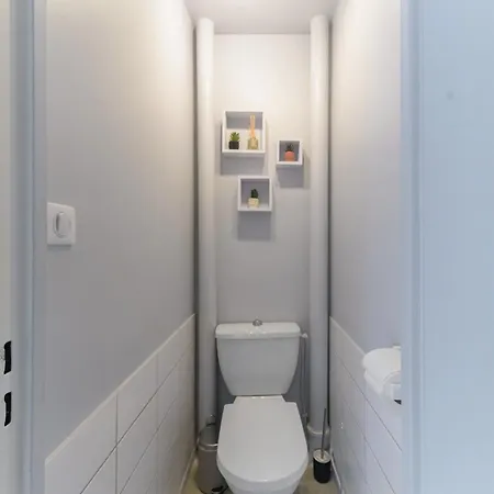 Le Raymond - Proche Du Centre Sportif, Des Rives De L'allier Et Du Centre-ville - Parking