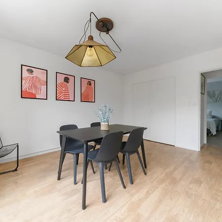 Le Raymond: Centrally Located With Parking Vichy