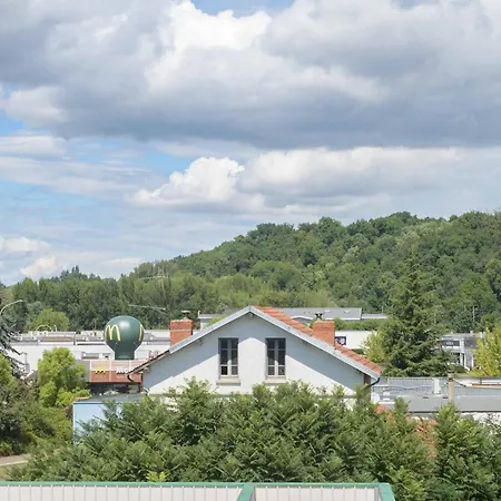 Le Raymond - Proche Du Centre Sportif, Des Rives De L'allier Et Du Centre-ville - Parking *
