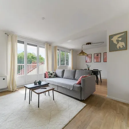 Le Raymond: Centrally Located With Parking * Vichy