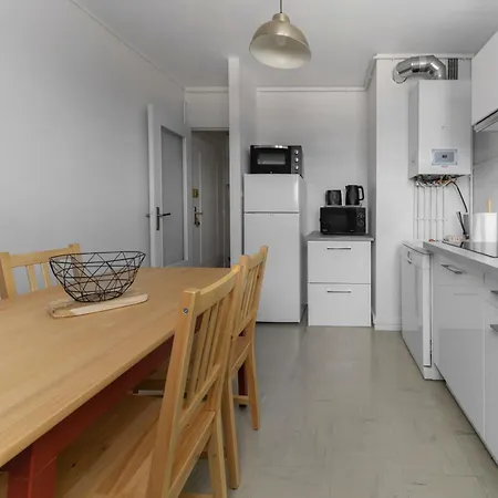 Le Raymond: Centrally Located With Parking