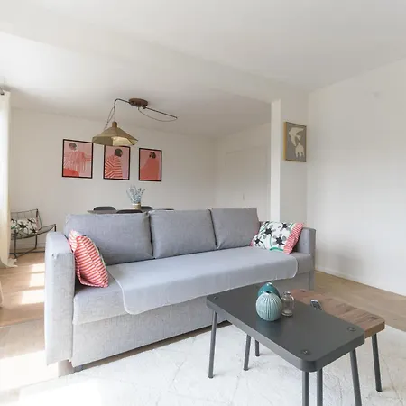 Apartment Le Raymond: Centrally Located With Parking *