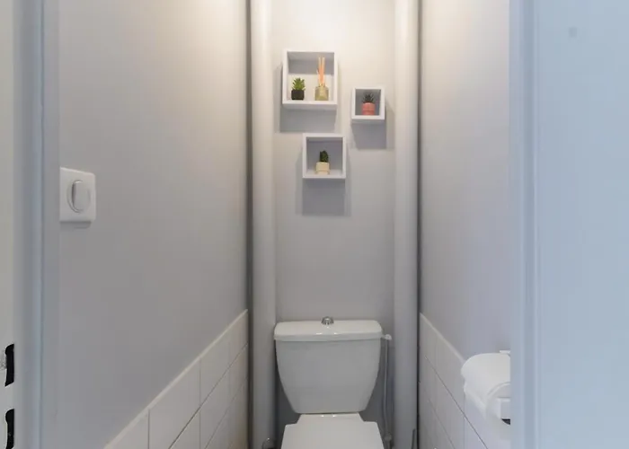 Le Raymond - Proche Du Centre Sportif, Des Rives De L'allier Et Du Centre-ville - Parking