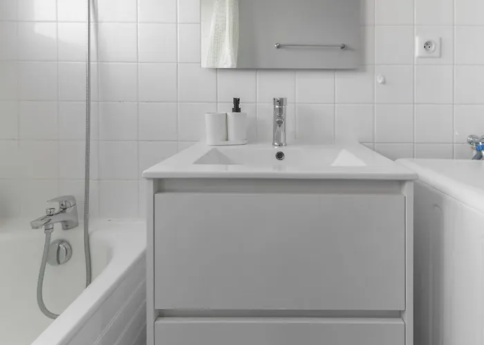 Le Raymond - Proche Du Centre Sportif, Des Rives De L'allier Et Du Centre-ville - Parking Виши