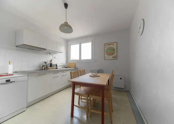 Le Raymond - Proche Du Centre Sportif, Des Rives De L'allier Et Du Centre-ville - Parking Апартаменты *